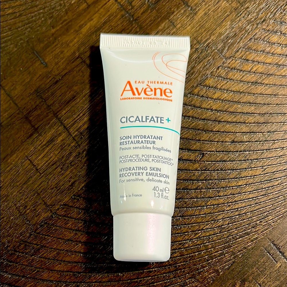 Eau Thermale Avène Cicalfate+ Hydrating Skin Recovery Emulsion Sensitive Repair